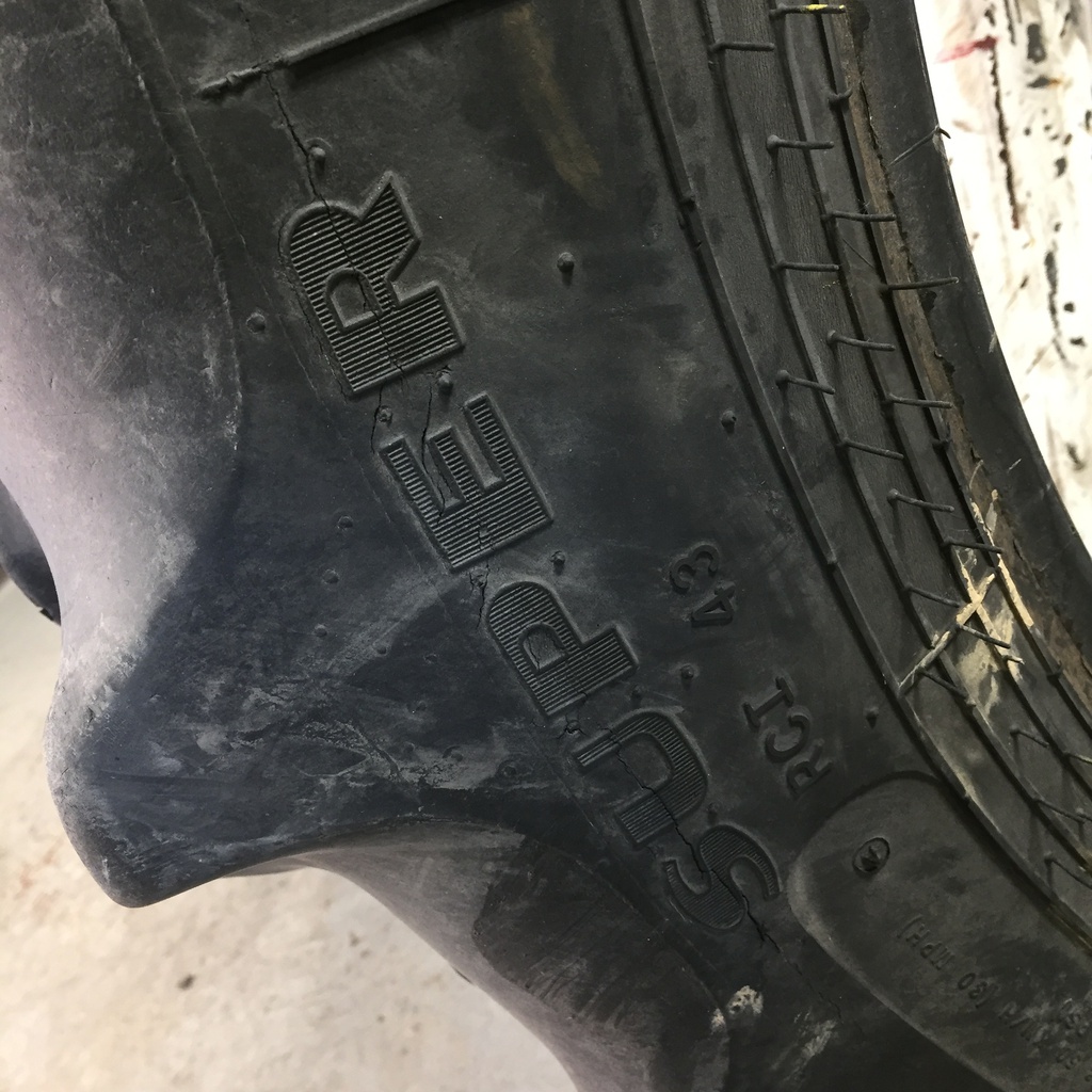 320/80R42 Goodyear Farm DT800 Super Traction R-1W 141 B 55%