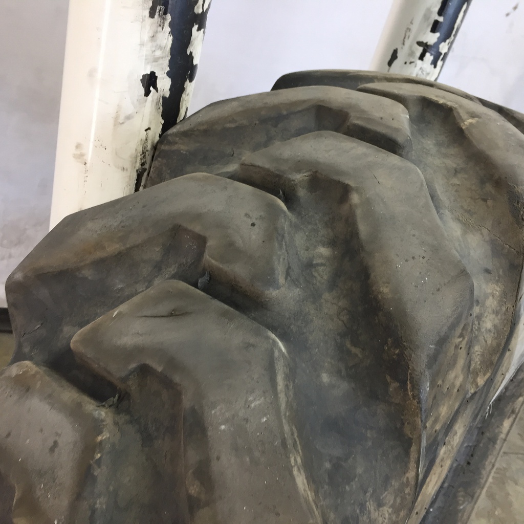 13.00/-24 Firestone Super Ground Grip RB G-2, H (16 Ply) 85%