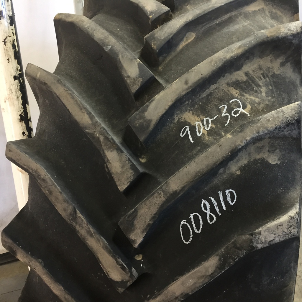 900/60-32 Trelleborg T414 R-1W 176 A8 85%