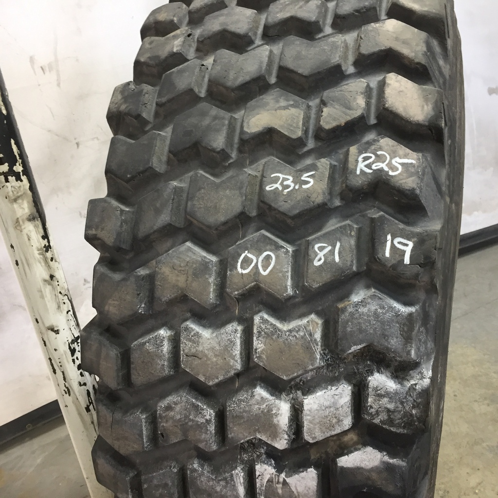 23.5/R25 Nokian Loader Grip L-3 176 B 75%