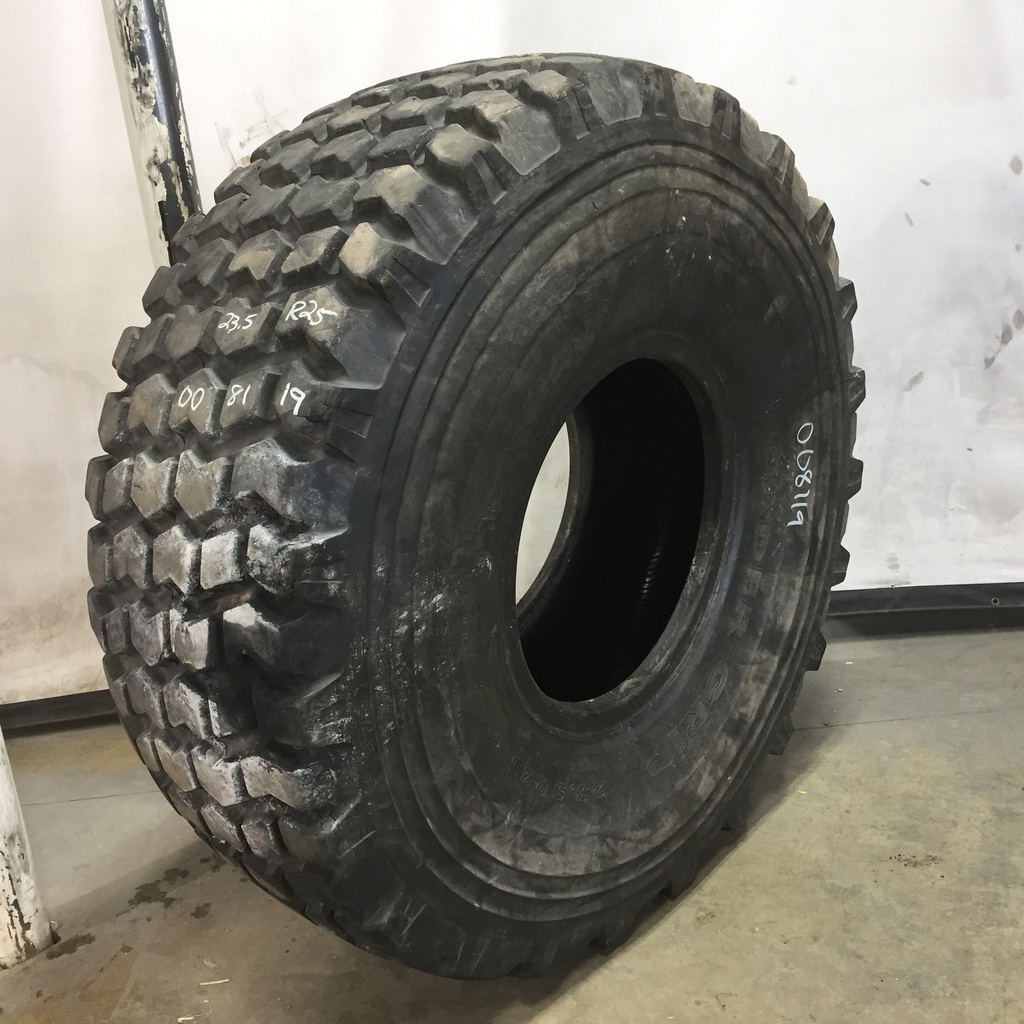 23.5/R25 Nokian Loader Grip L-3 176 B 75%