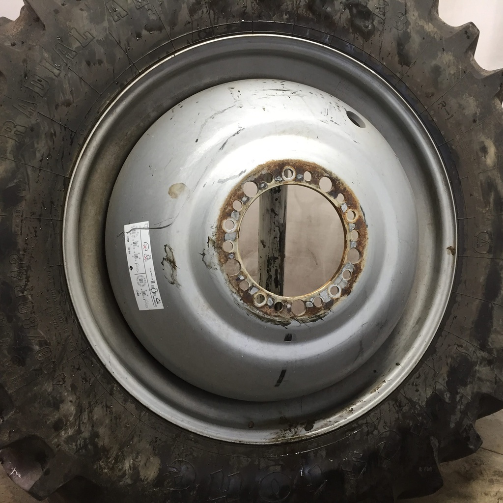 480/80R42 Firestone Radial All Traction 23 R-1 on Case IH Silver Mist 20-Hole Dolly Dual 95%