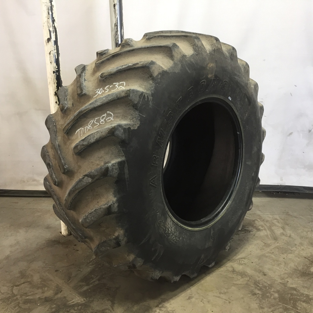 30.5/L-32 Armstrong Hi Traction Lug R-1, F (12 Ply) 55%