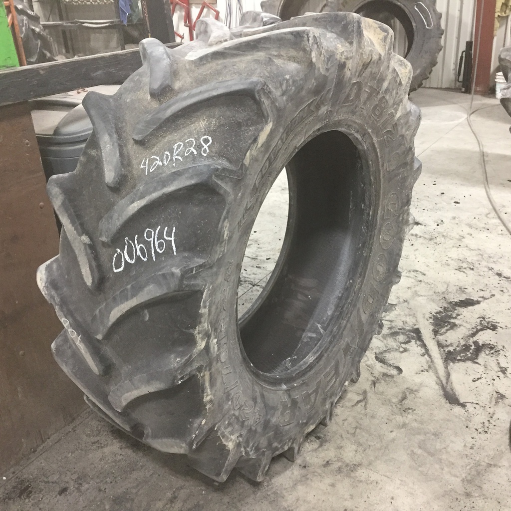 420/70R28 Goodyear Farm DT812 Optitrac R-1W 133 B 55%