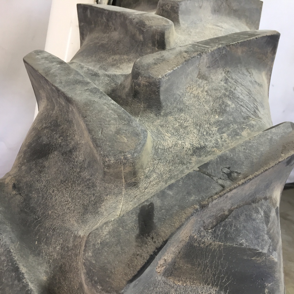 12.4/R46 Taurus Soil Saver Radial R-1 129 B 55%
