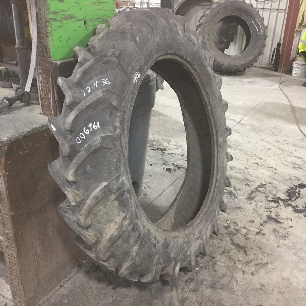 12.4/-36 Galaxy Super Tractor R-1, E (10 Ply) 85%