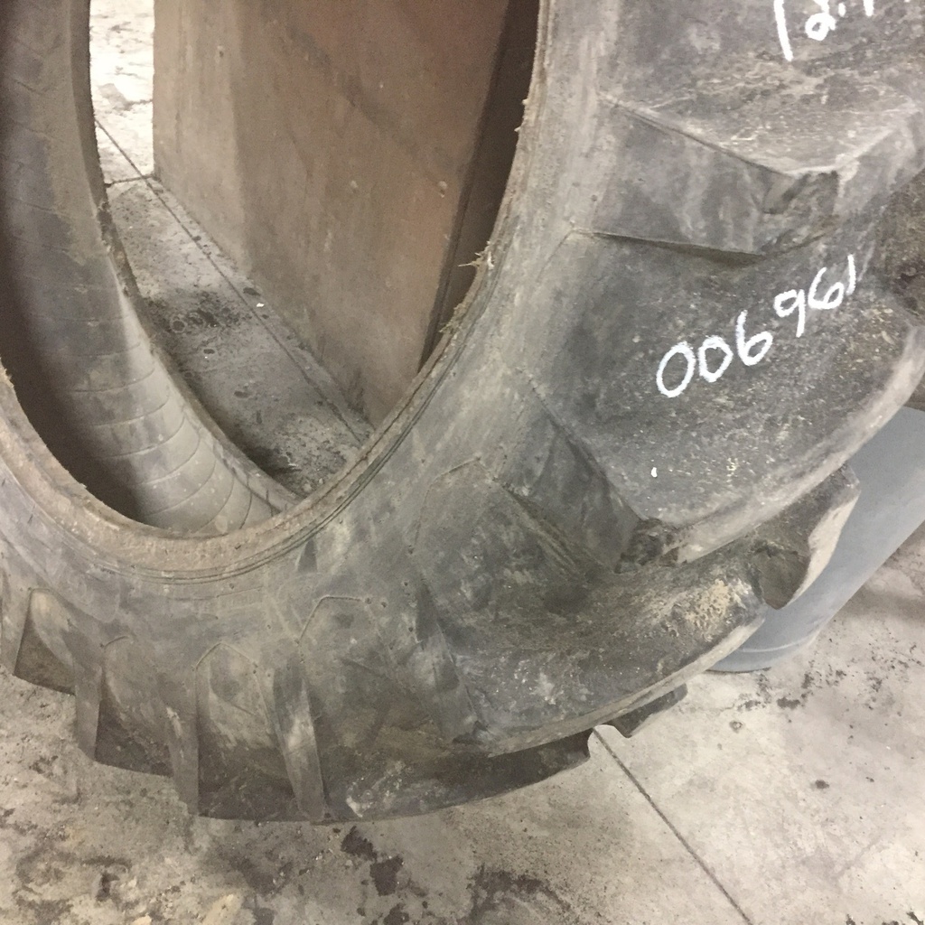 12.4/-36 Galaxy Super Tractor R-1, E (10 Ply) 85%