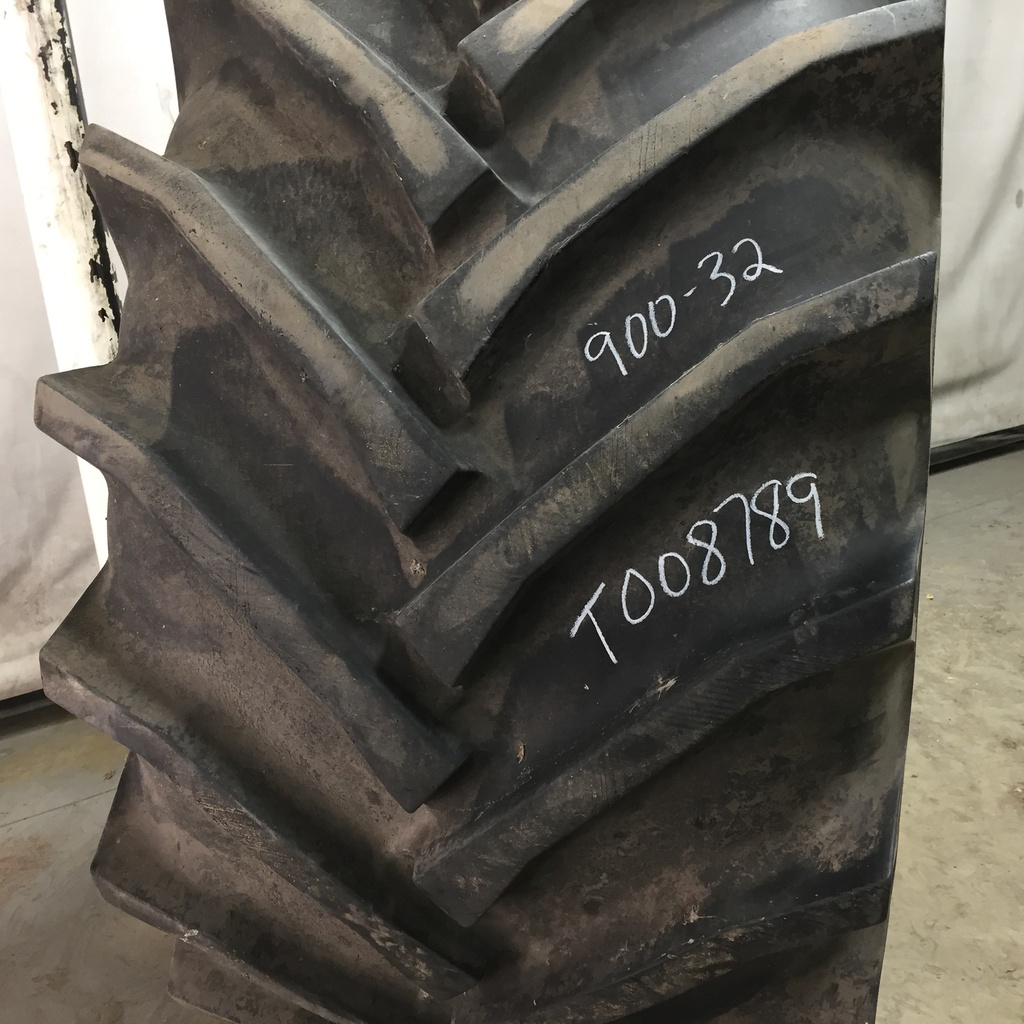 900/60-32 Trelleborg T414 R-1W 176 A8 85%