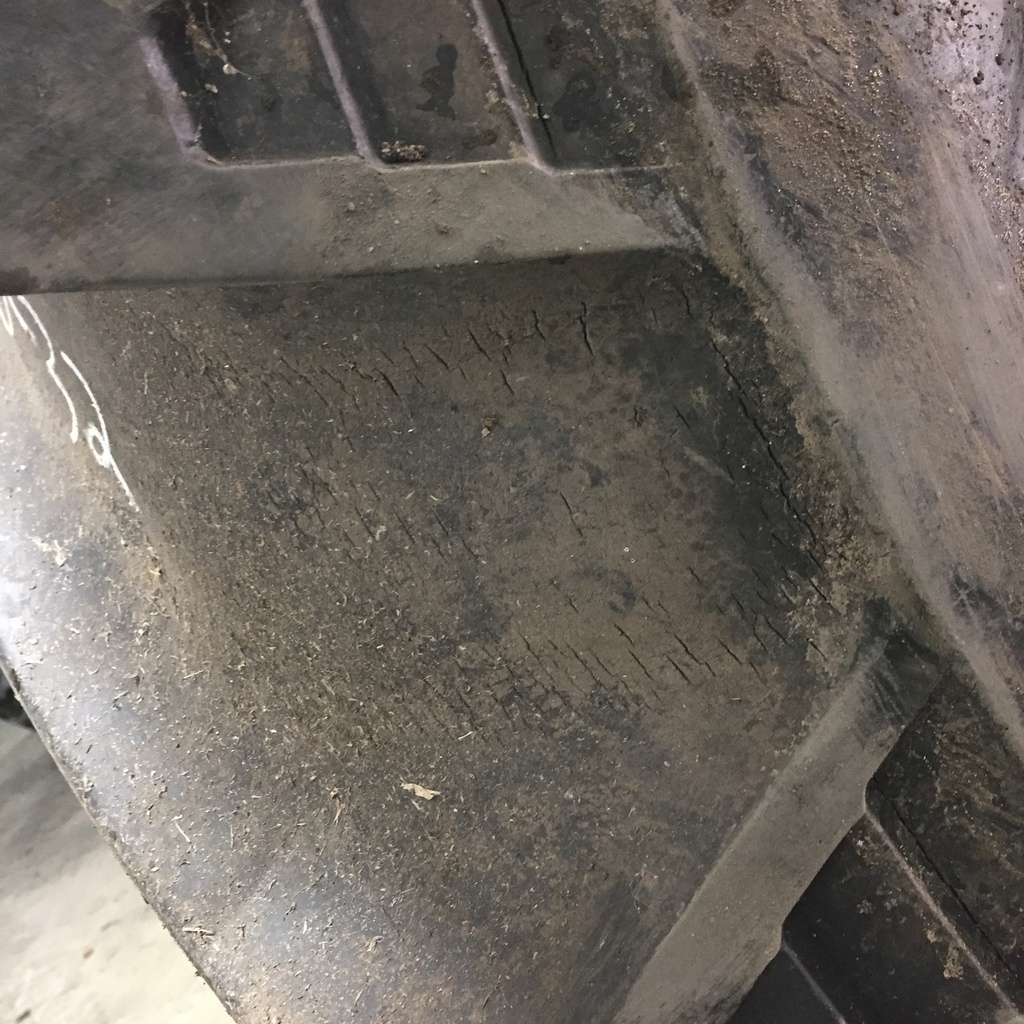 900/60-32 Trelleborg T414 R-1W 176 A8 85%