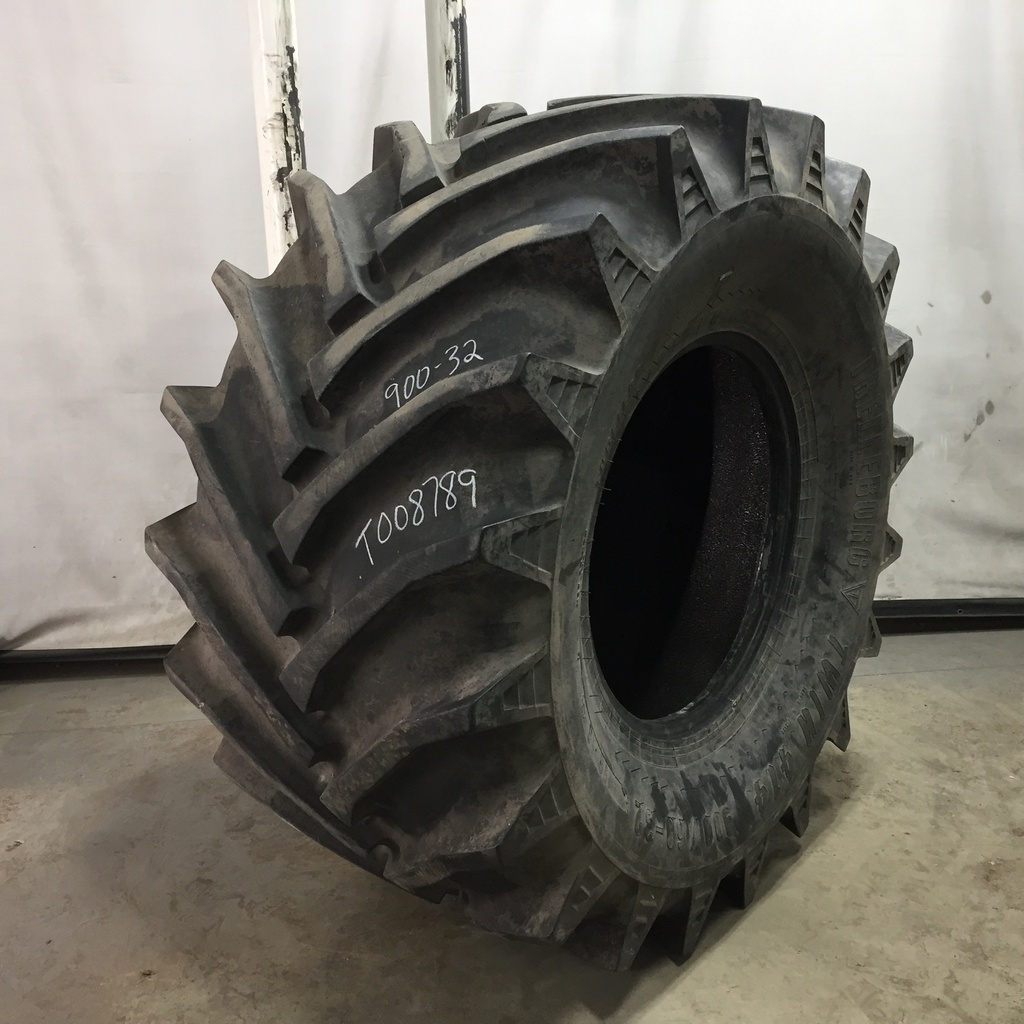 900/60-32 Trelleborg T414 R-1W 176 A8 85%