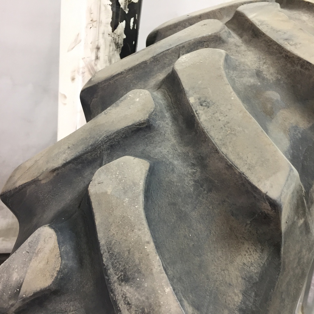 320/85R38 Firestone Radial 9000 R-1W 143 B 45%