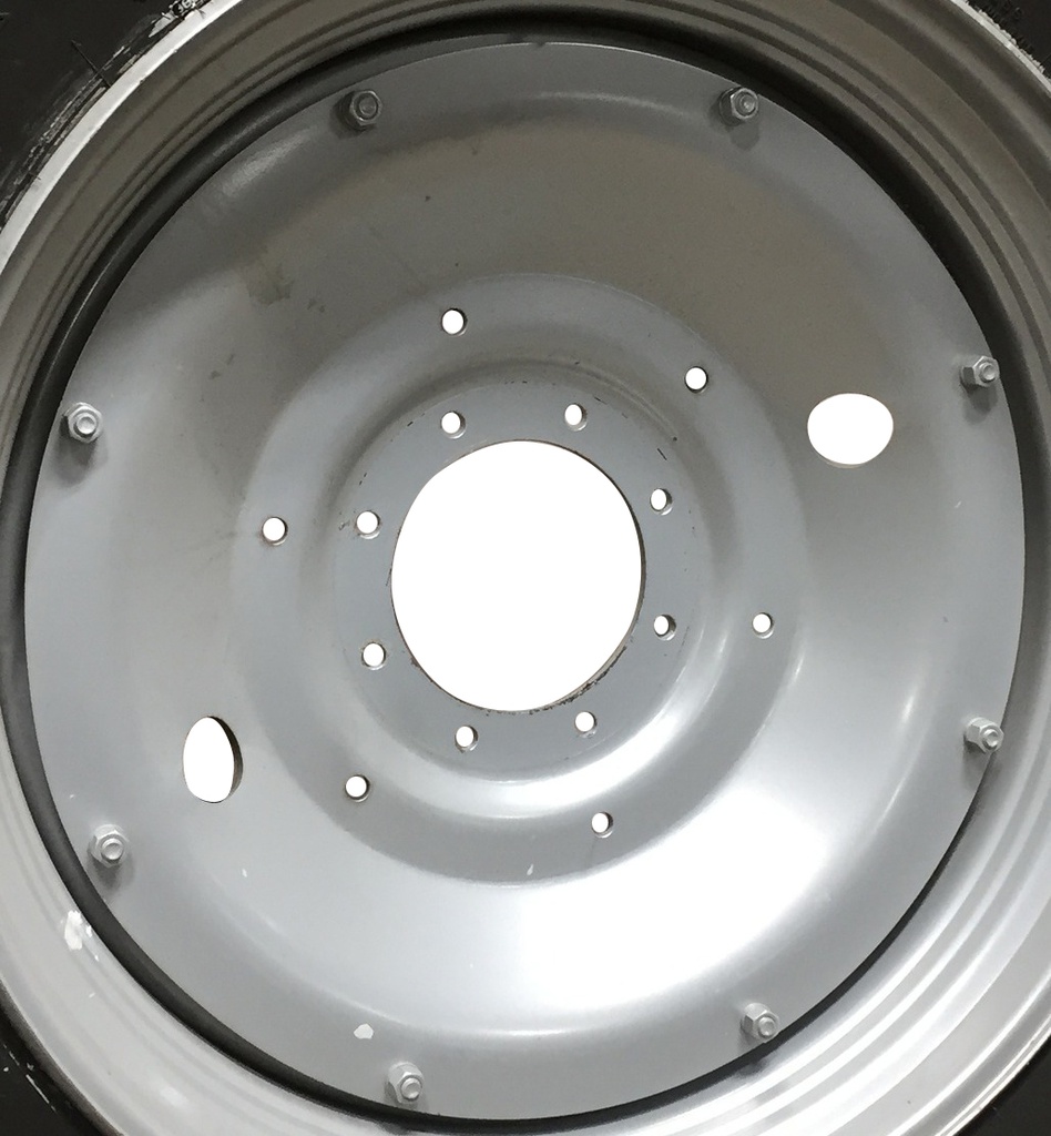 8-Hole Stub Disc Center for 38"-54" Rim, Case IH Silver Mist