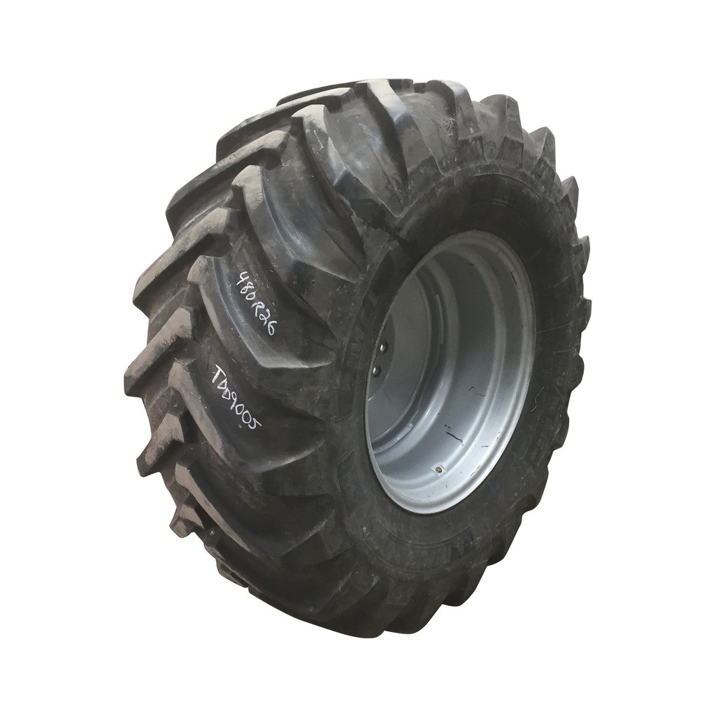 480/80R26 Michelin XMCL R-4 on Case IH Silver Mist 10-Hole Formed Plate 80%