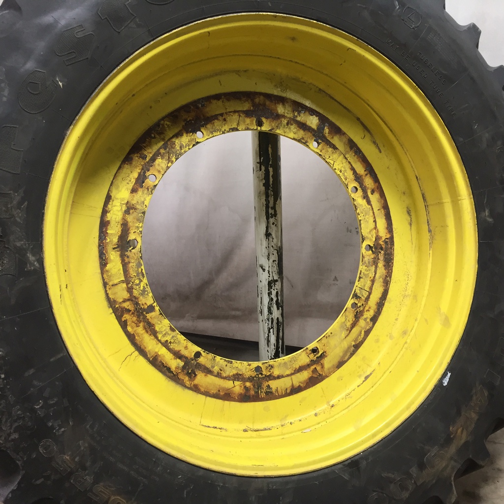 380/105R50 Firestone Radial 9100 R-1 on John Deere Yellow 12-Hole Stub Disc Sprayer 65%
