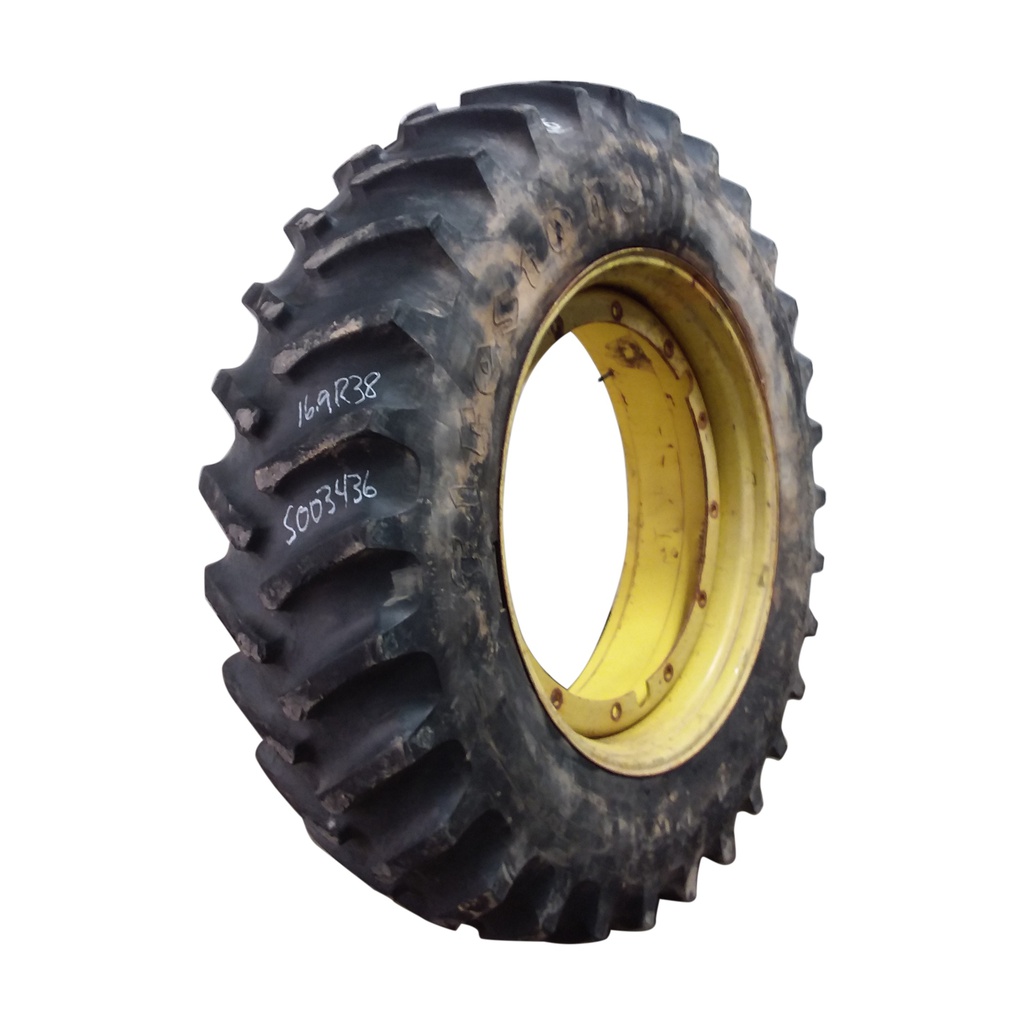 420/85R38 Firestone Radial All Traction 23 R-1 on John Deere Yellow 12-Hole Stub Disc 75%