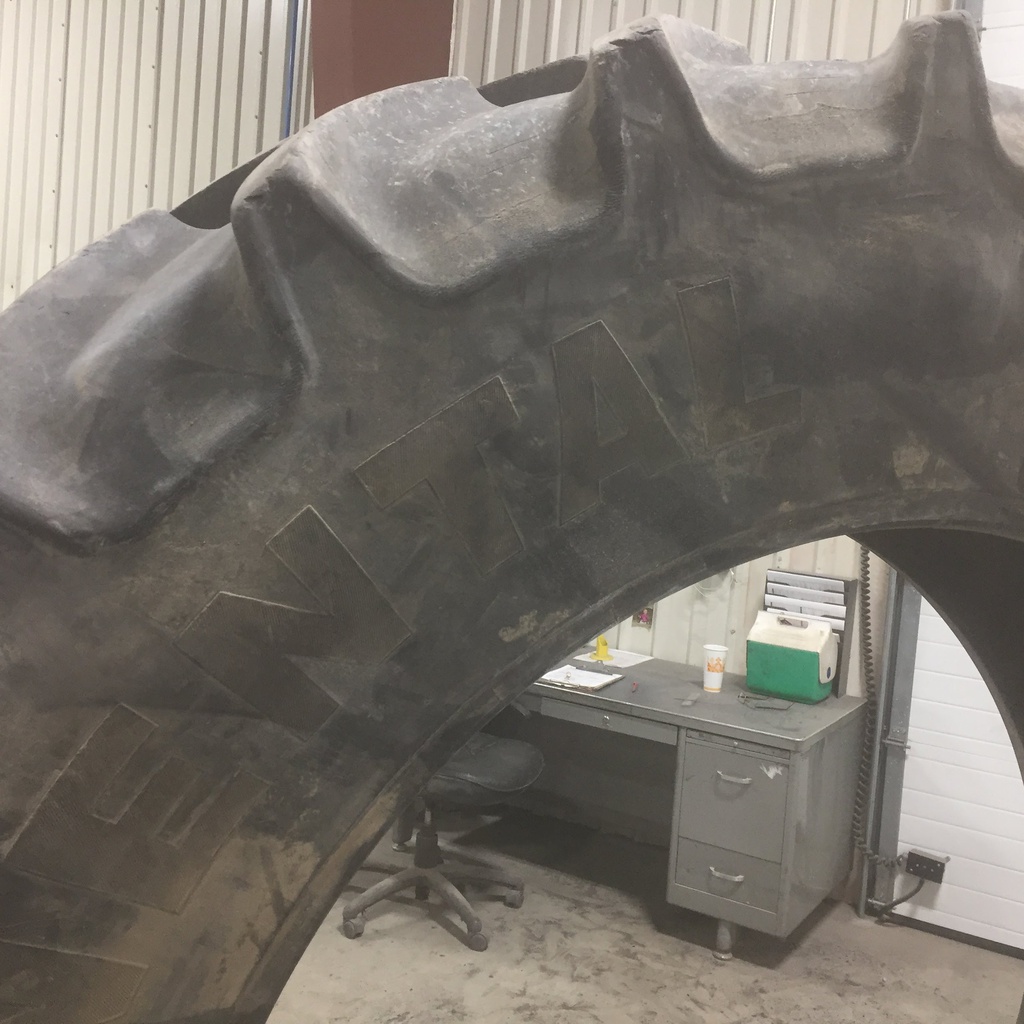520/85R46 Continental AC85 Contract R-1W 155 B 70%