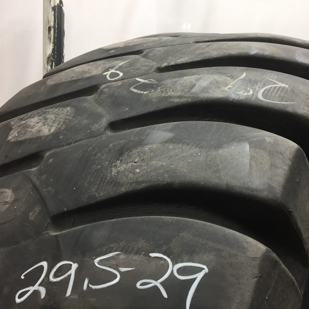 29.5/-29 Titan OTR NDLCM E-3/L-3 200 B, P (34 Ply) 75%