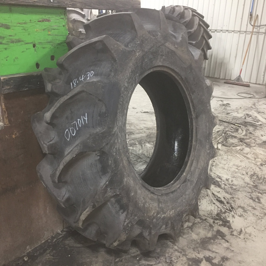 18.4/-30 Goodyear Farm Special Sure Grip TD8 R-2, E (10 Ply) 80%