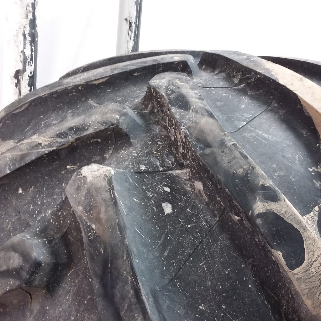900/60R32 Trelleborg TM2000 R-1W 181 A8 70%