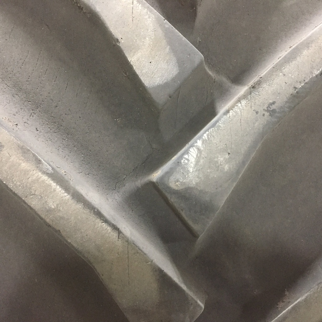 900/60-32 Trelleborg T414 R-1W 176 A8 80%