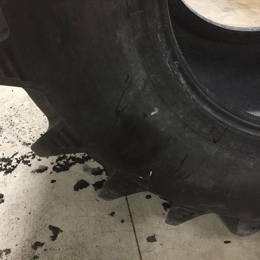 900/60-32 Trelleborg T414 R-1W 176 A8 80%