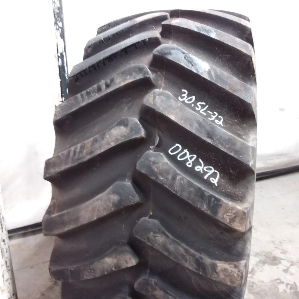 30.5/L-32 Firestone Super All Traction 23 R-1, G (14 Ply) 99%