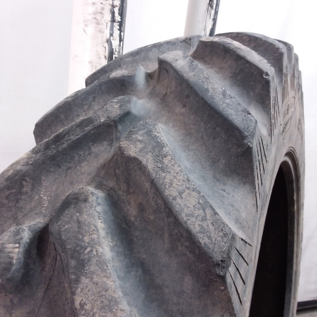 380/90R46 Titan Farm Hi Traction Lug Radial R-1 144 B 70%
