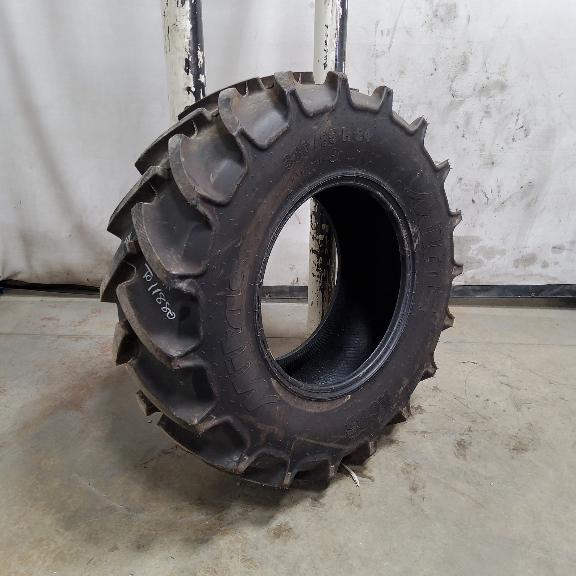 USED 380/85R24 Mitas AC85 Radial R-1W 131A8 95% for Sale | NTS