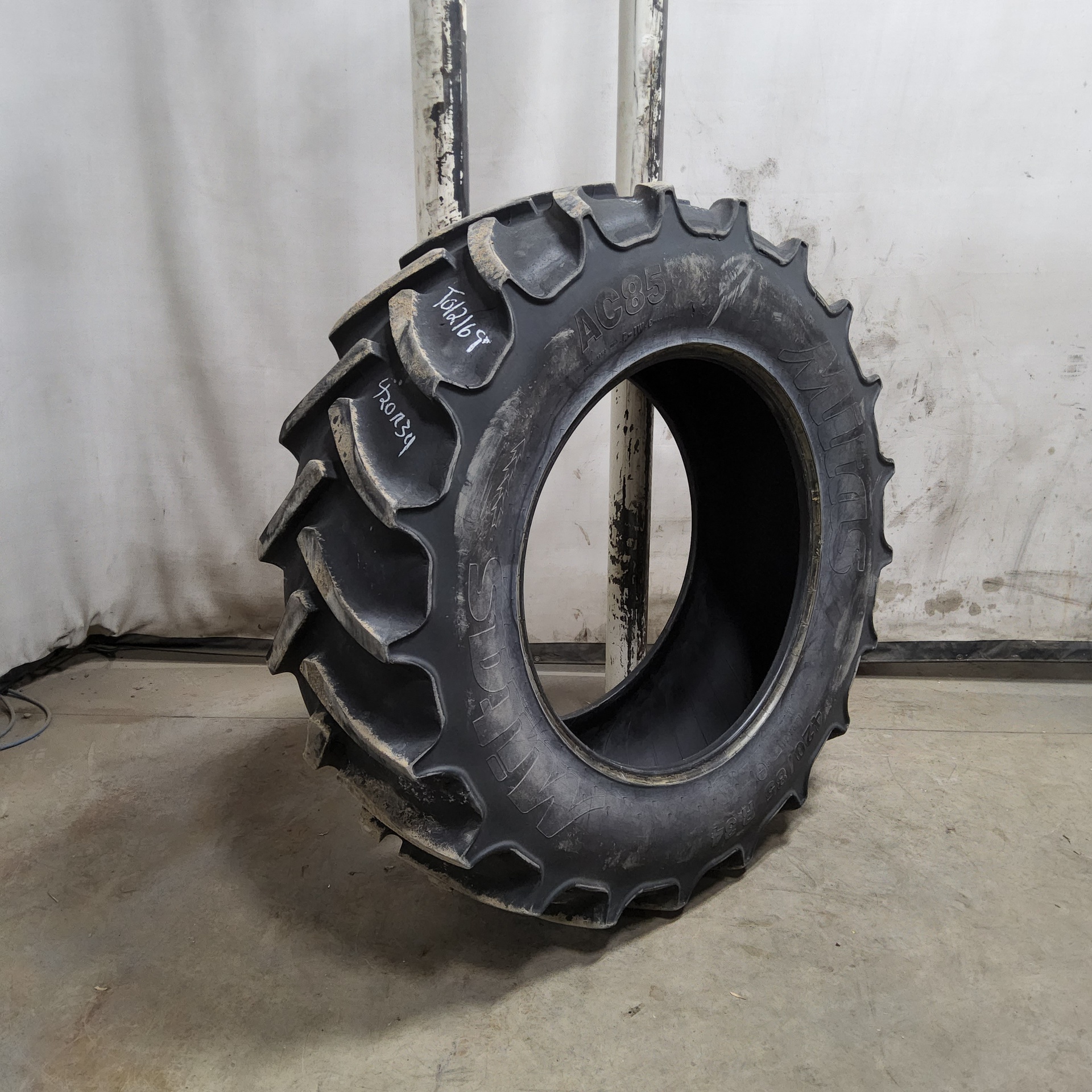 三菱農機　mm85 USED 420/85R34 Mitas AC85 Radial R-1W 147A8 70% for Sale | NTS