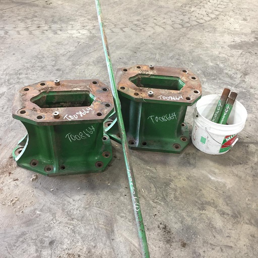 [T008664] 15.75"L Combine Frame Extension for John Deere Combine 9000 Series[Single Reduction same as Ring and Pinion] ("A" 18/18 Spline Equal Length Shafts), John Deere Green