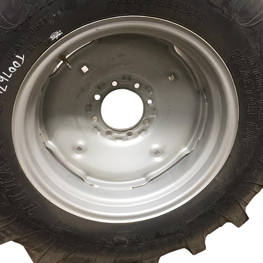 [WT007676] 15"W x 24"D, Case IH Silver Mist 8-Hole Formed Plate