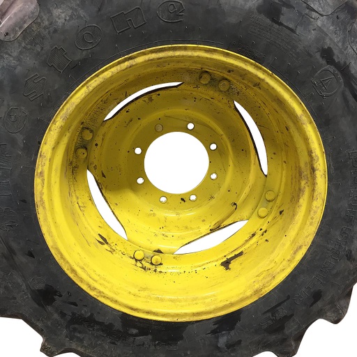 [WT007462] 12"W x 28"D Stub Disc (groups of 2 bolts) Rim with 8-Hole Center, John Deere Yellow