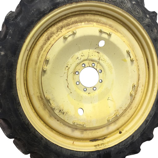 [WT008400] 10"W x 54"D Stub Disc (groups of 2 bolts) Rim with 8-Hole Center, Case IH Silver Mist