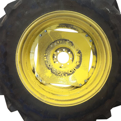 [WT008520] 15"W x 38"D Stub Disc (groups of 2 bolts) Rim with 8-Hole Center, John Deere Yellow
