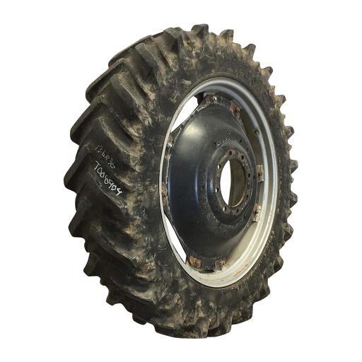 [T006904] 13.6/R36 Firestone Radial 7000 R-1W on Case IH Silver Mist/Black 8-Hole Rim with Clamp/U-Clamp (groups of 2 bolts) 65%