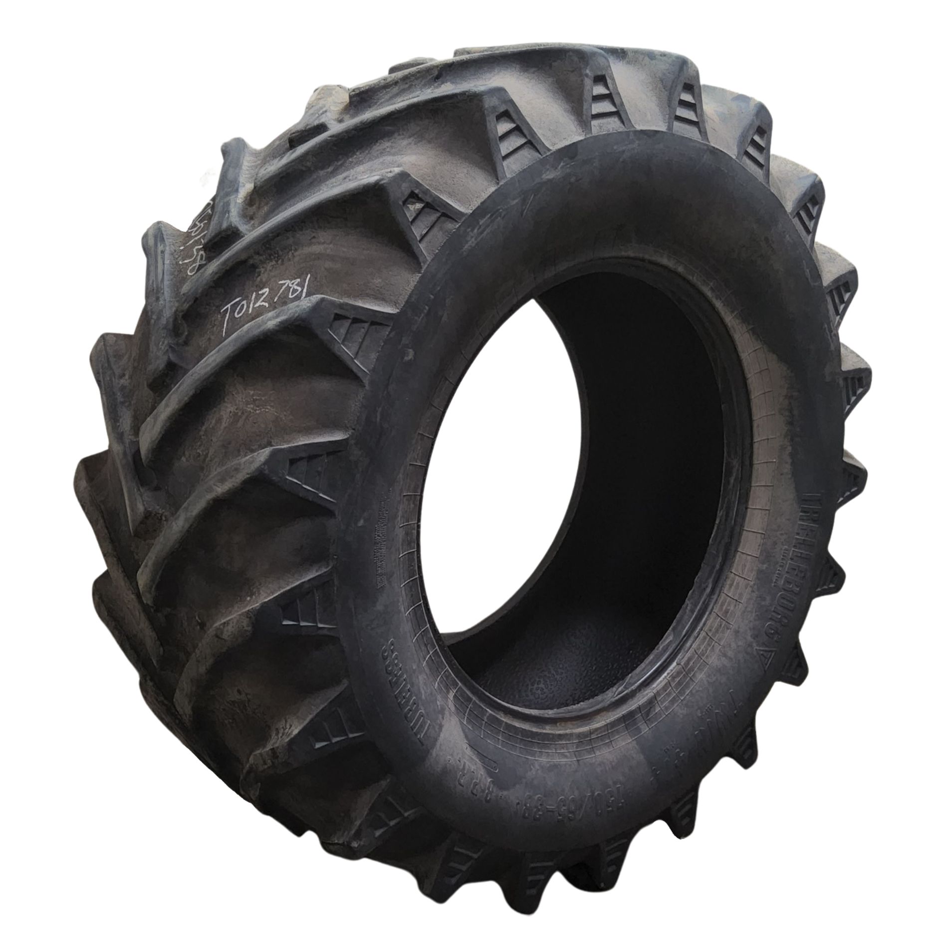 トゥルリラ USED 750/65-38 Trelleborg Twin 414 R-1 D (8 Ply), A8 45% for Sale