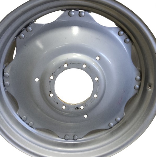 [T013434CTR-(NRW)] 8-Hole Rim with Clamp/U-Clamp (groups of 2 bolts) Center for 38" Rim, Case IH Silver Mist