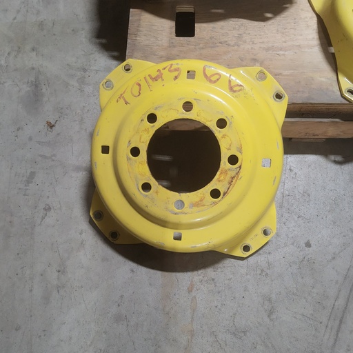 [T014366CTR] 8-Hole Clamp/U-Clamp Style (groups of 2 bolts) Center for 24" Rim, John Deere Yellow