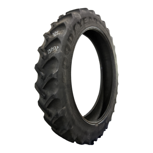 [NTS-131439] 320/105R54 Goodyear Farm DT800 Super Traction R-1W 166A8 55%