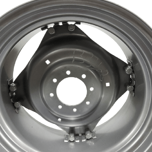 [133368] 8-Hole Rim with Clamp/Loop Style (groups of 2 bolts) Center for 28"-30" Rim, Case IH Silver Mist