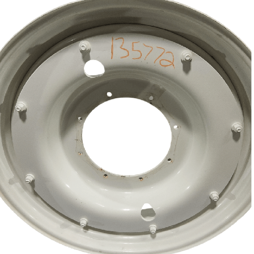 [135772] 8-Hole Stub Disc Center for 38"-54" Rim, New Holland White