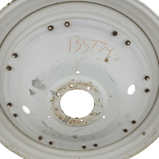 [135774] 8-Hole Stub Disc (groups of 2 bolts) Center for 50"-54" Rim, New Holland White