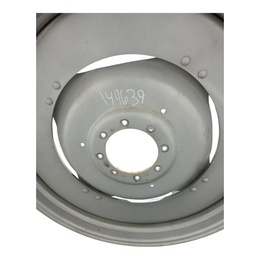 [NTS-149639] 8-Hole Stub Disc (groups of 2 bolts) Center for 46"-54" Rim, Case IH Silver Mist