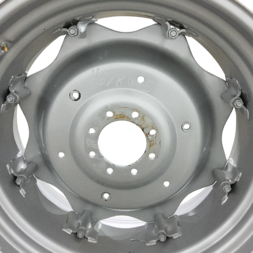 [NTS-167865] 8-Hole Clamp/Loop Style Center for 34" Rim, Case IH Silver Mist